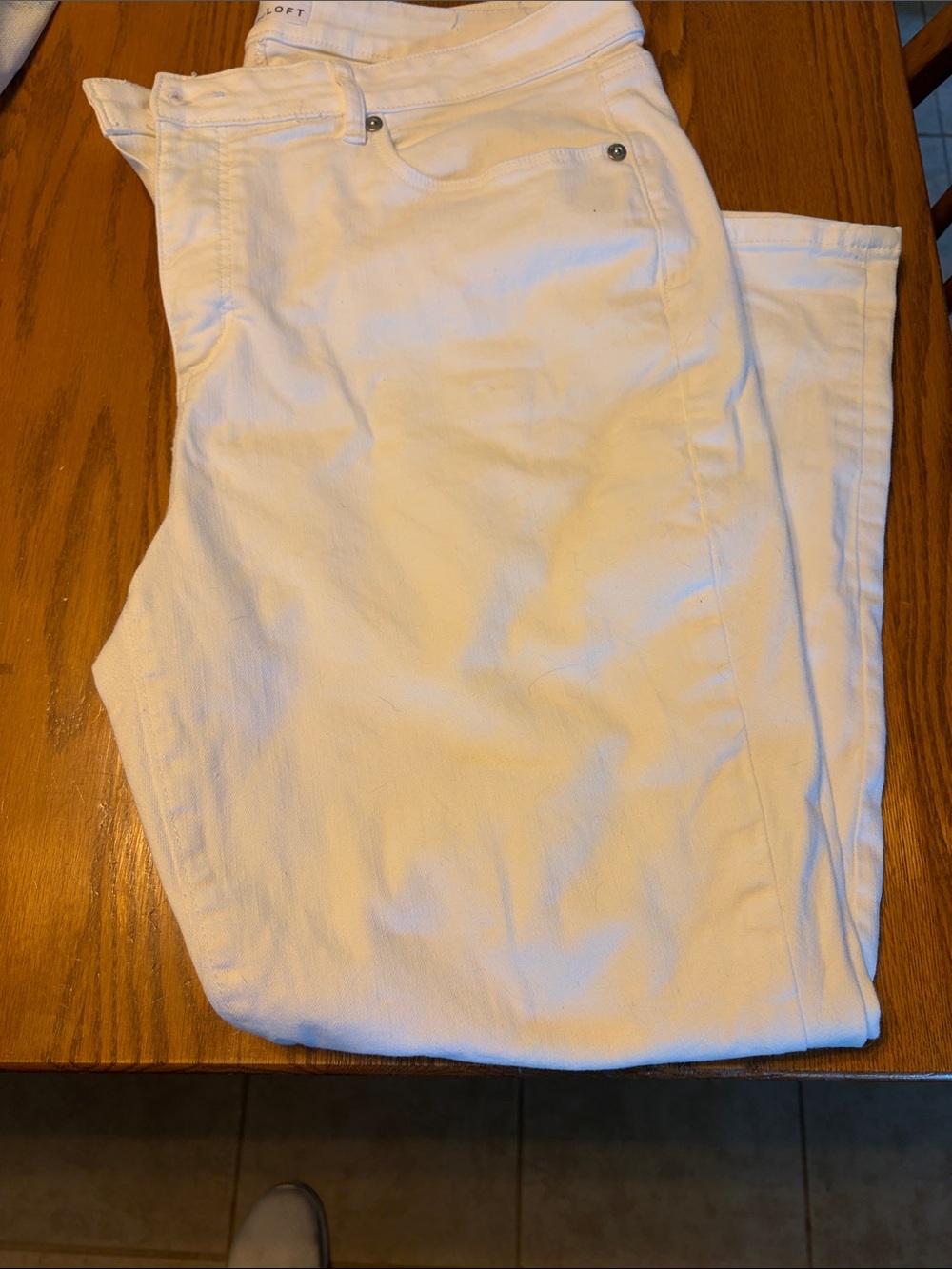 White denim jeans